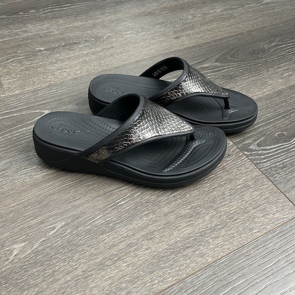 Crocs Sandals Womens 6 Monterey Metallic Wedge Flip Flop Silver Black Slip On